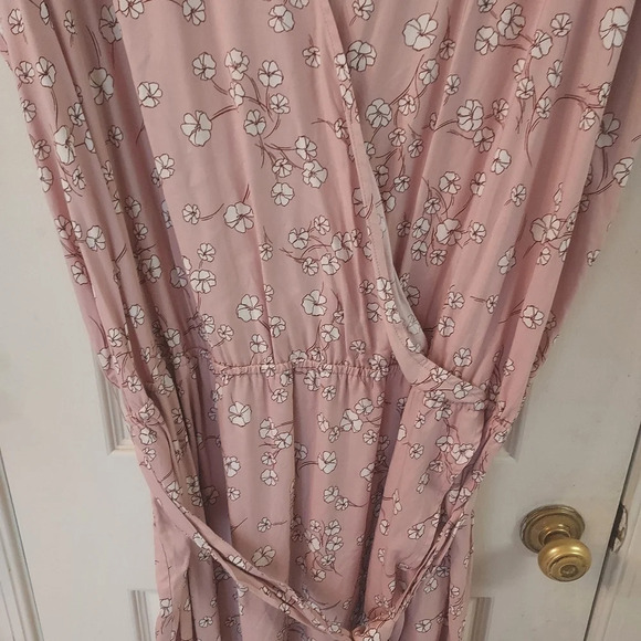 Ava & Viv Pink Floral Flutter Sleeves Tie Waist Crossover Dress in Size 3X - Picture 7 of 13